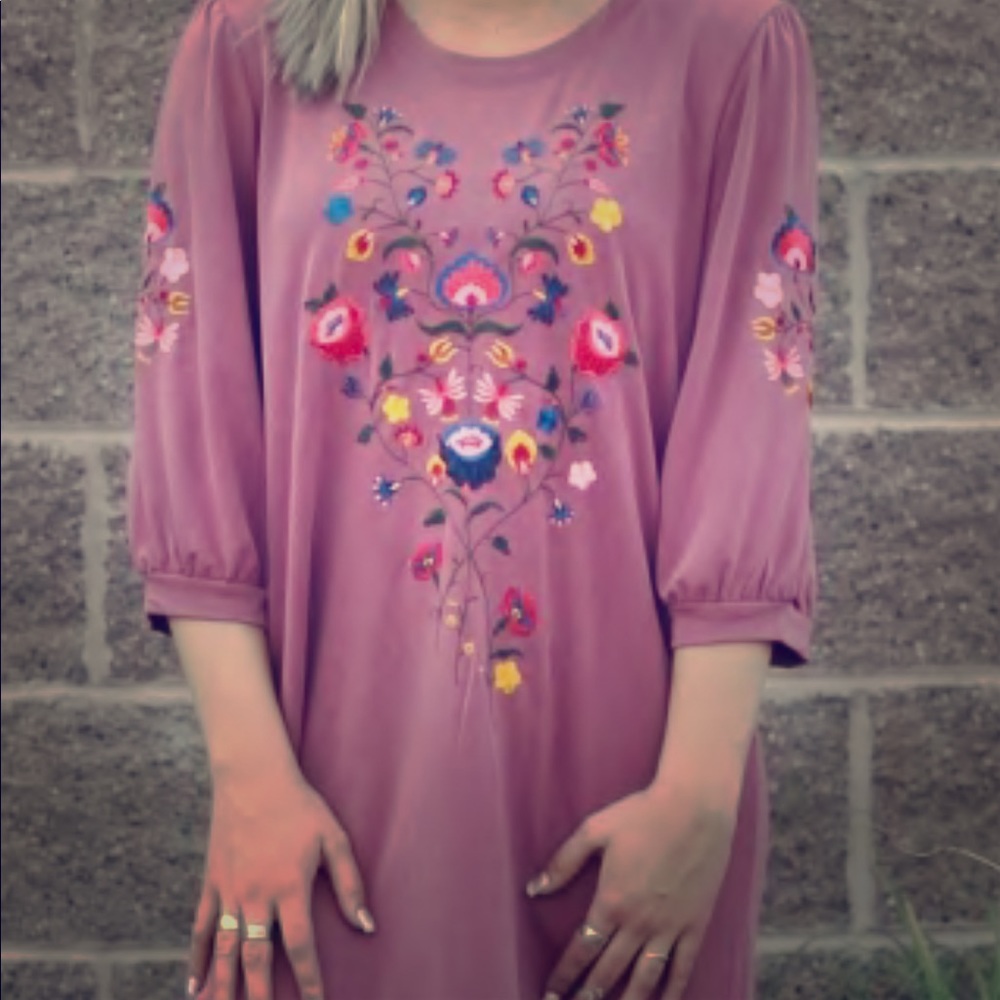 {Boutique} floral embroidered dress